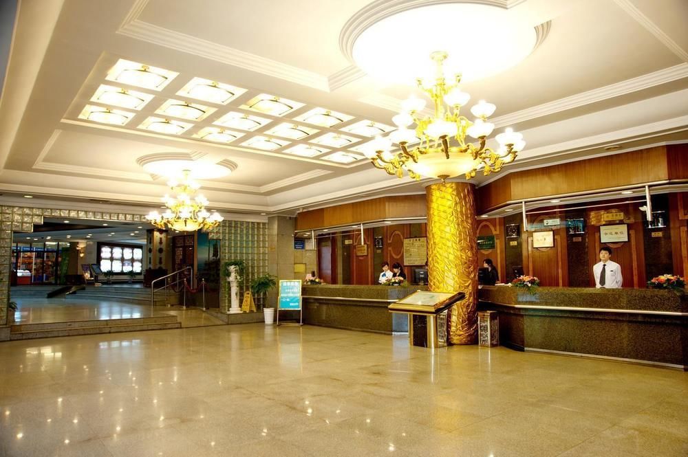 Chengdu Grand Hotel Экстерьер фото